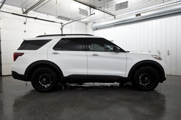 2020 Ford Explorer ST AWD - Image 3